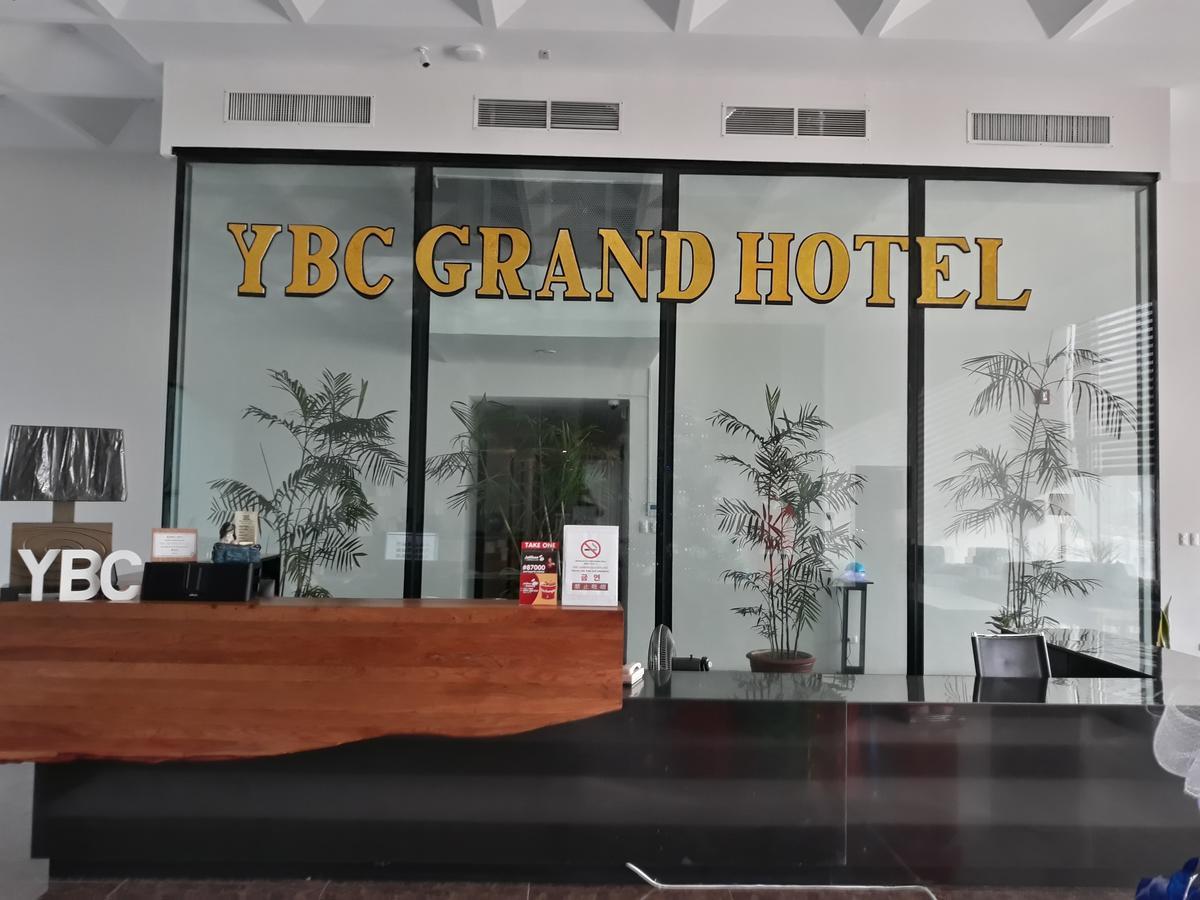 Ybc格兰德酒店 奥隆阿波 外观 照片